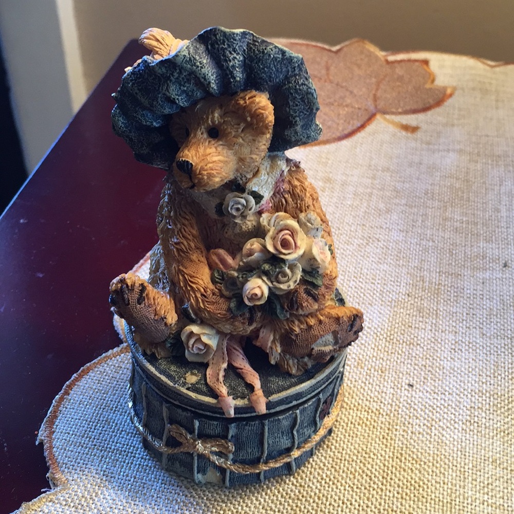 Boyd’s bear and friends  trinket box #34e/11bg🌷🌷